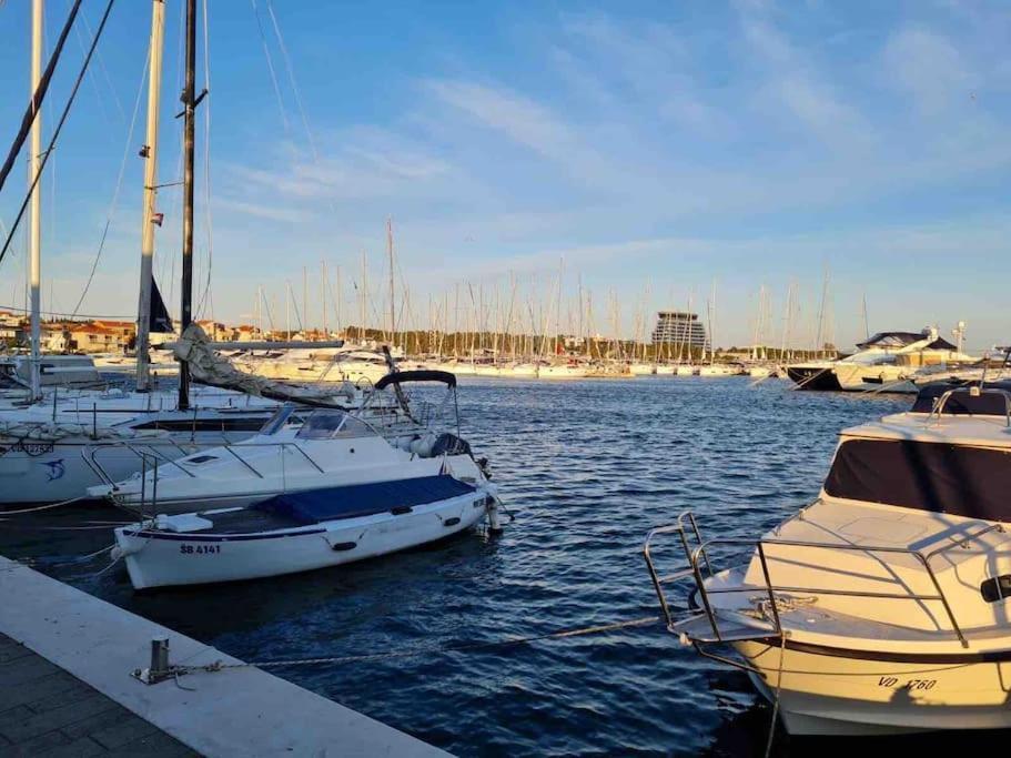 Appartement Prostorny Domov V Nejkrasnejsi Casti Chorvatska à Vodice Extérieur photo