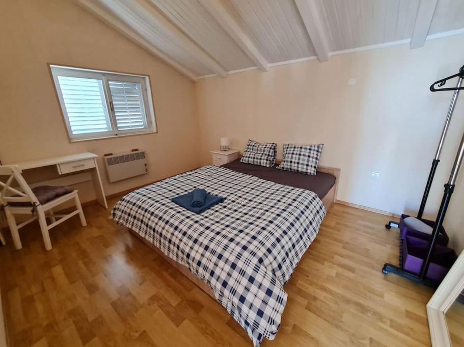 Appartement Prostorny Domov V Nejkrasnejsi Casti Chorvatska à Vodice Extérieur photo
