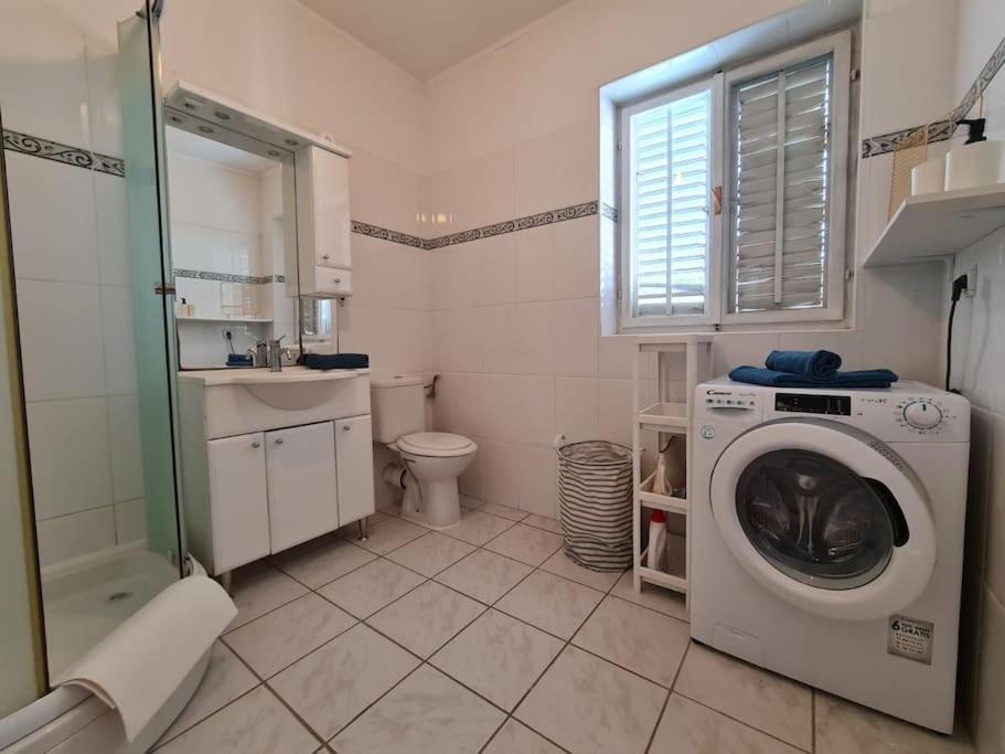 Appartement Prostorny Domov V Nejkrasnejsi Casti Chorvatska à Vodice Extérieur photo